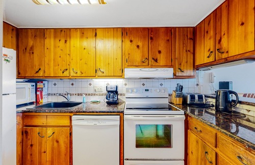 Bethany Beach Casa | Tower Shores Townhouse w/Private Washer and Dryer, Free WiFi