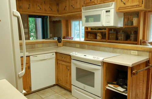 Birchwood Cabina | Towering Pine Cabin: Your Family’s Perfect Getaway