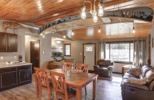 Rimrock Casa | Towering Timber Hideaway