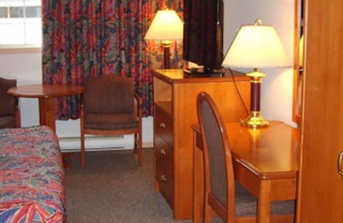 Whitehorse Hotel | Town and Mountain Hotel