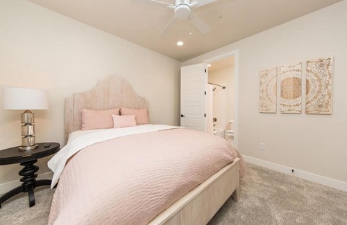 Washington Casa | Town Center 2387 Red Canyon Family Home