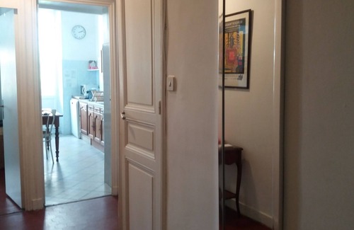 La Conception Apartamento | Centro de la ciudad, tranquilo, espacioso, 65 m2 + balcón, edificio burgués. Cerca del metro.