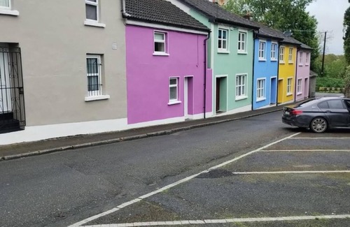 Muine Bheag Casa | Town Centre 2-bedroom house with WiFi in Muine Bheag