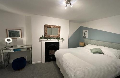 Cheltenham Apartamento | Town Centre Apartment with Hot Tub