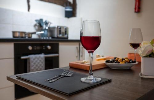 Shrewsbury Casa | Town Centre Cottage 3 Bedroom inc Parking (1 car)