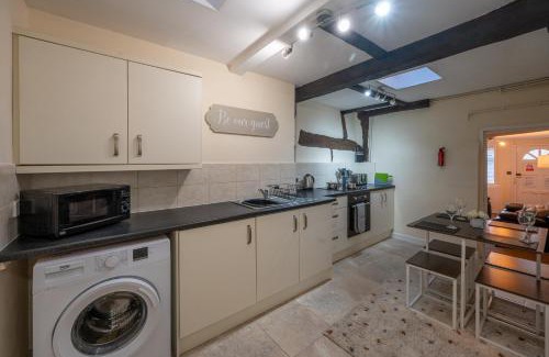 Shrewsbury Casa | Town Centre Cottage 3 Bedroom inc Parking (1 car)