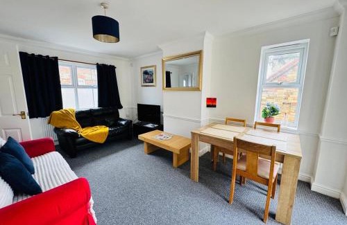 Huntingdon Apartamento | Town centre with parking