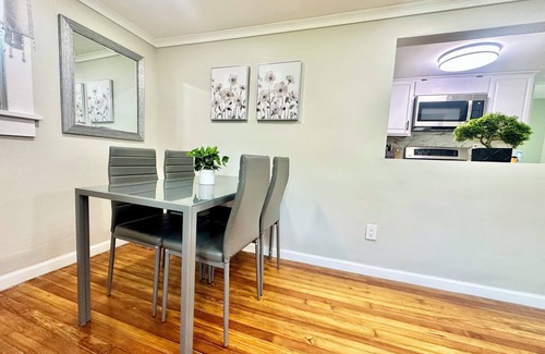 Newton Apartamento | Town & Country Andover 2nd Floor Area Apartment