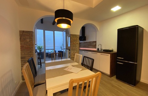 L'Hospitalet de Llobregat Casa | Casa adoasada a 20 minutos del centro de Barcelona