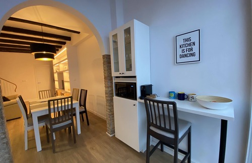L'Hospitalet de Llobregat Casa | Casa adoasada a 20 minutos del centro de Barcelona