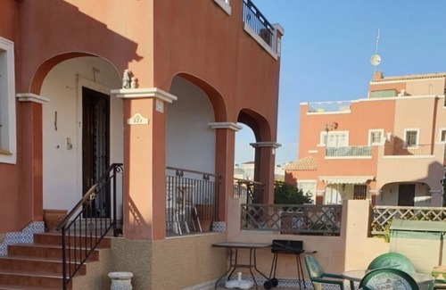Los Montesinos Casa | Casa de pueblo la herrada 3 dormitorios 2 baños que incluye una gran piscina comunitaria