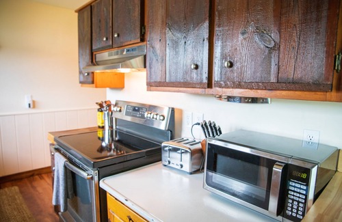 Wetmore Casa | Town Lake Hideaway: Golden Leaves & Crisp Air – Experience Fall at Town Lake!