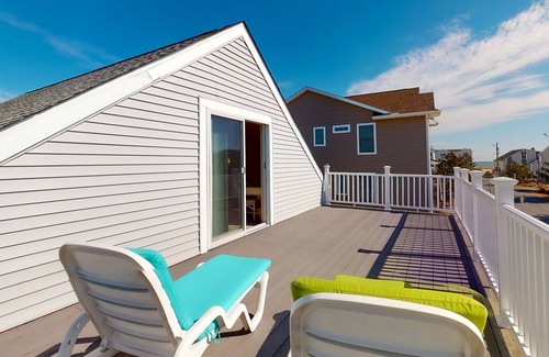 South Bethany Casa | Town of Bethany house w/ WiFi & gorgeous deck - steps from the sand & surf