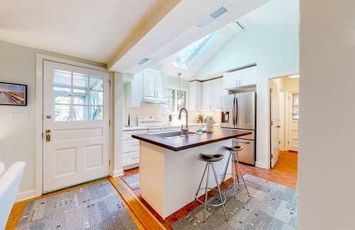 The Pines Casa | Town of Rehoboth Beach home near beach, tennis courts, grill, patio, W/D, WiFi