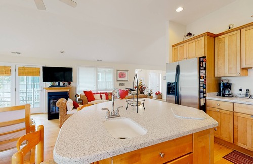 South Bethany Harbor Casa | Town of South Bethany Beach home with sunroom and water views - dogs ok