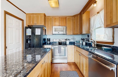 South Bethany Harbor Casa | Town of South Bethany Bay Front house w/boat dock, deck, grill