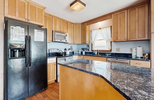 South Bethany Harbor Casa | Town of South Bethany Bay Front house w/boat dock, deck, grill