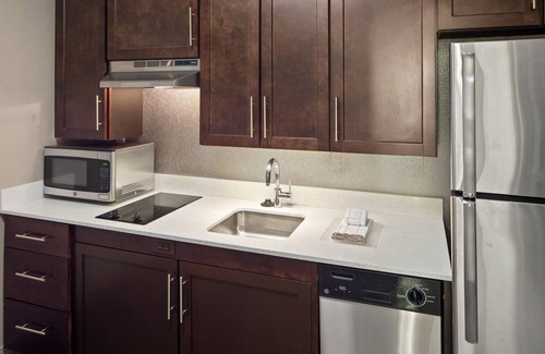 Chelsea Hotel | TownePlace Suites Boston Logan Airport/Chelsea