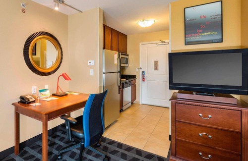Shenandoah Hotel | TownePlace Suites by Marriott Houston North / Shenandoah