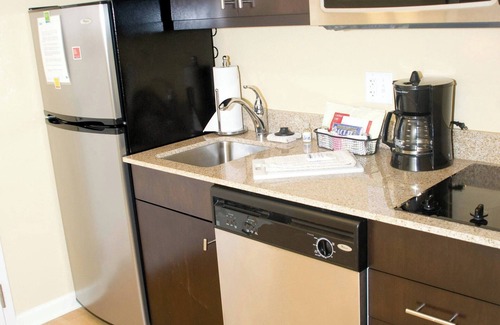 Terry Sanford Hotel | TownePlace Suites Fayetteville Cross Creek