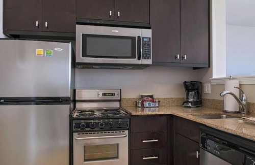 Terry Sanford Hotel | TownePlace Suites Fayetteville Cross Creek