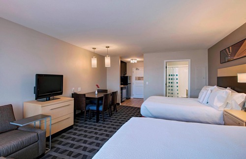 Terry Sanford Hotel | TownePlace Suites Fayetteville Cross Creek