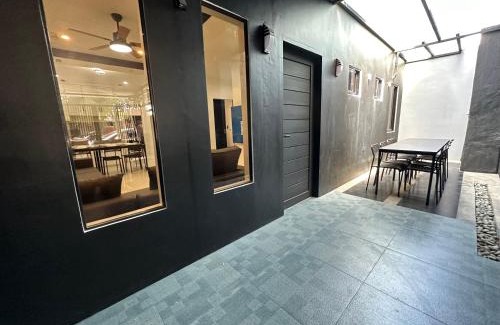 Davao Casa | Townes Blackrock Most Unique Home Big Grp Fam Near Downtown SM Dvo DGT Roxas Coastal