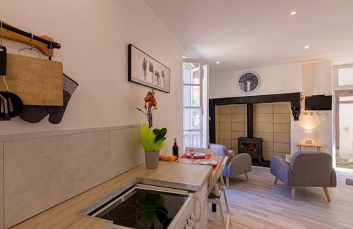 Segur-le-Chateau Casa | Townhome