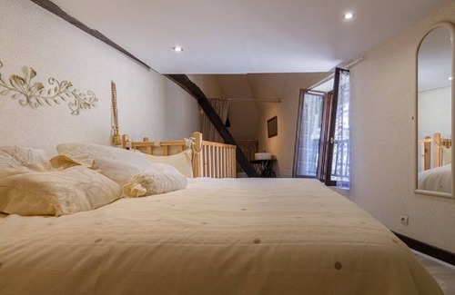 Segur-le-Chateau Casa | Townhome