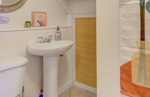 Cape Caneveral Beach Gardens Casa | Townhome in Cape Canaveral | Blocks from the beach!