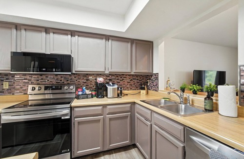Columbia Casa | Townhome Mins to Hospitals*District*Mizzou*Parks