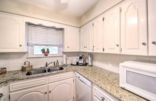 Hot Springs Village Casa | Townhome on Lake Desoto Deck and Water Views!