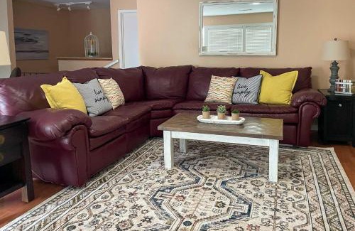 Hot Springs Village Casa | Townhome on Lake Desoto Deck and Water Views!