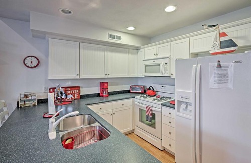 Alexandria Bay Casa | Townhome with Attached Boathouse on Alexandria Bay!