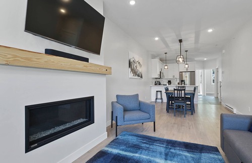 Sun Peaks Casa | Townhome with Garage, 3 Bedrooms and Hot Tub