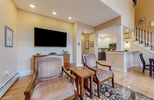 Proctorsville Casa | Townhome with patio & on-site pool, hot tub, sauna & tennis access