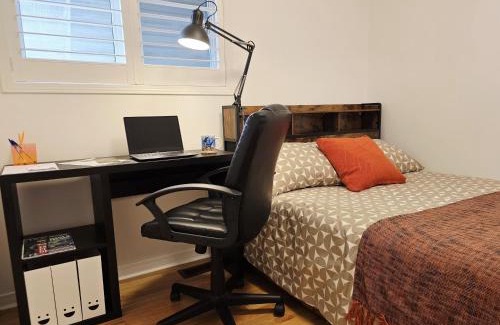 Downsview Casa | Townhouse - 3 Bedrooms - 4 beds - Free Parking, Wifi, Netflix