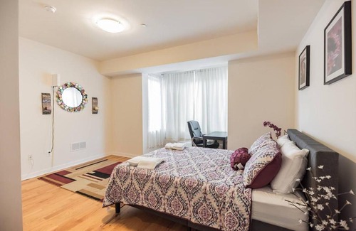 West Poplar Cama Y Desayuno | Townhouse - 5 mins Center City -Convention Center