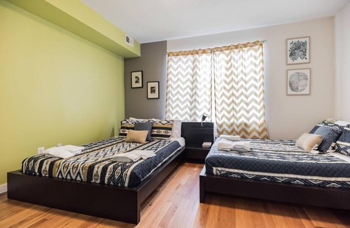 West Poplar Cama Y Desayuno | Townhouse - 5 mins Center City -Convention Center