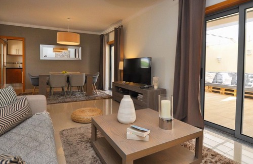 Vale Navio Villa | Townhouse Branqueira OCV - 10min Beach