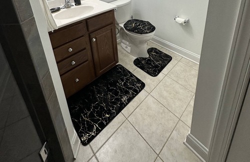 Woodbridge Casa | Townhouse Condo Across From Potomac Town Center in Gated Community