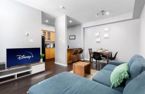 King West Village Apartamento | Townhouse Condo Loft for 4 - 2 Beds