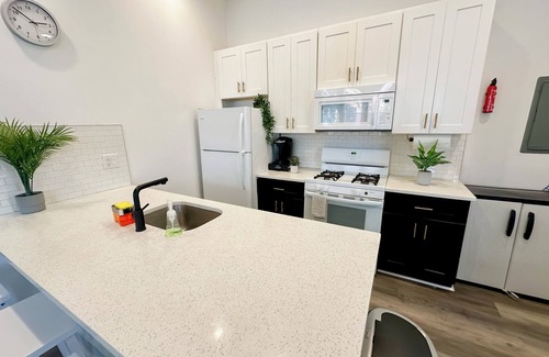 Point Breeze Casa | Townhouse Duplex w Arcade & Patio