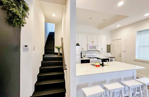 Point Breeze Casa | Townhouse Duplex w Arcade & Patio