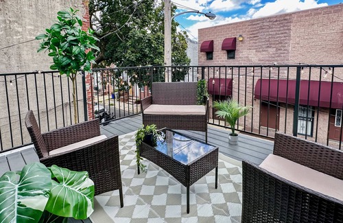 Point Breeze Casa | Townhouse Duplex w Arcade & Patio