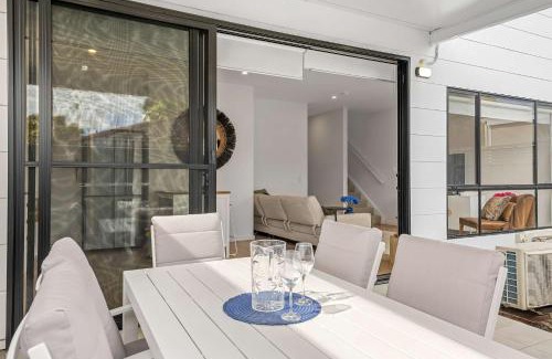 Marks Point Casa | Townhouse in Marks Point