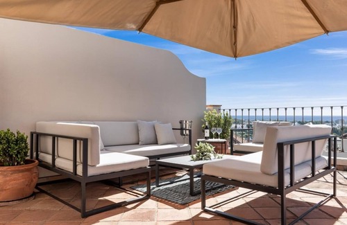 Nueva Milla de Oro Cabaña | Townhouse in Paraiso