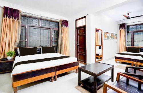 The Mall Road Hotel | Townhouse Mall Road Near Library Chowk