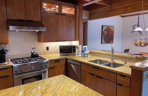 Keystone Casa | 1334 Tenis: 3 dormitorios / 3 baños con piscina, cocina de cocineros, 2 estacionamientos