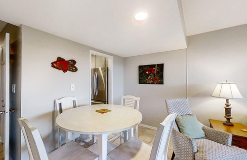 Pine Knoll Shores Condominio | Townhouse Style Condo with Great Ocean View and Shared Outdoor Pool